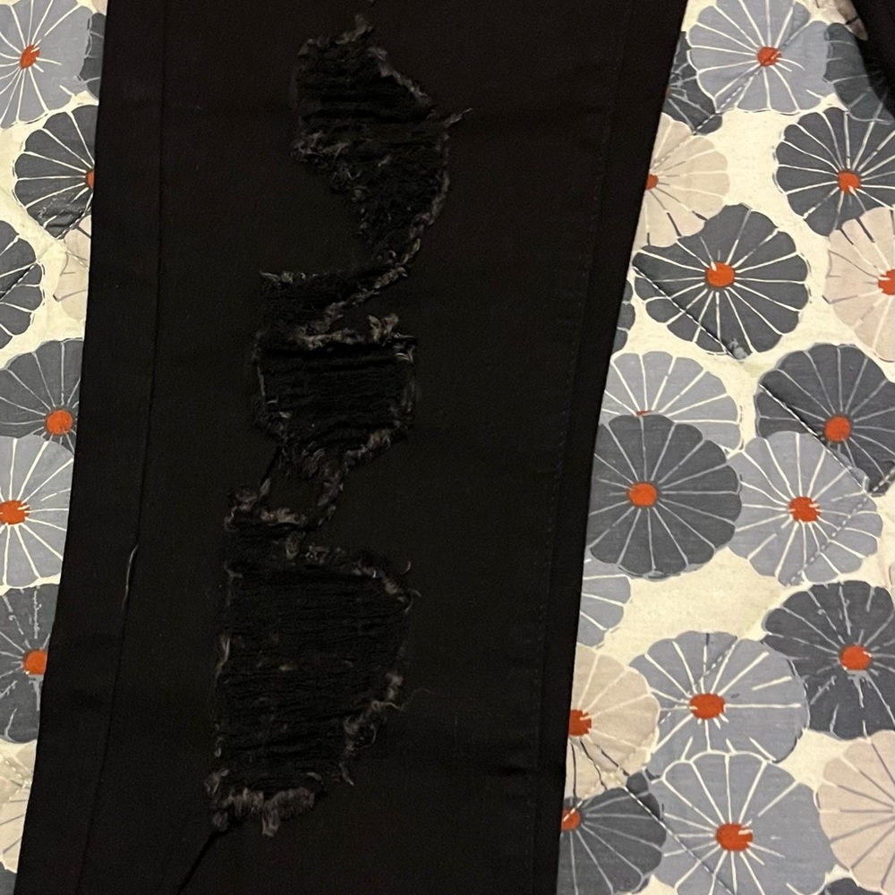 SO Women's Juniors Size 11 or 30 inch waist black distressed jeans - Picture 2 of 6